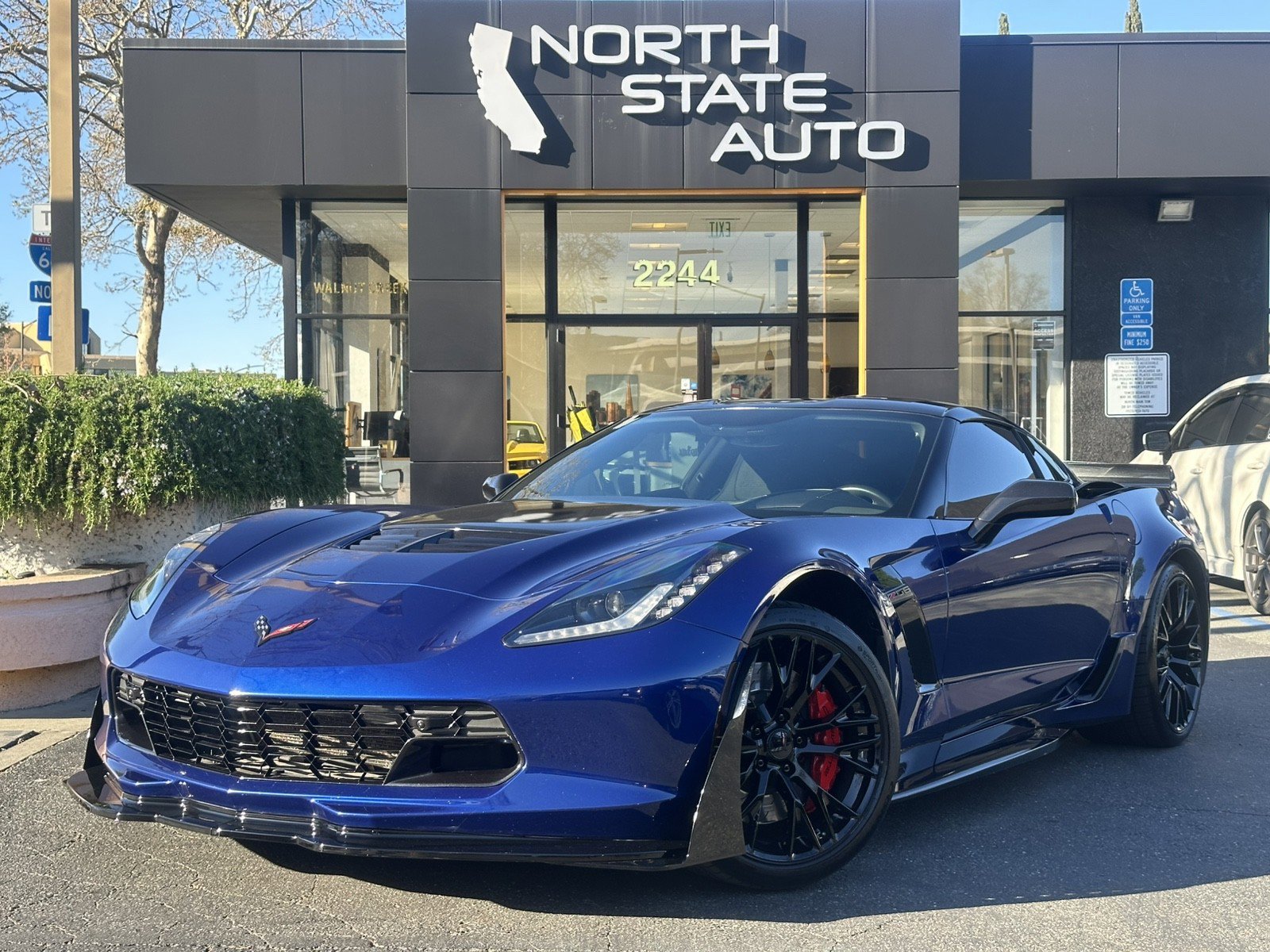 Used 2017 Chevrolet Corvette Z06 image 2