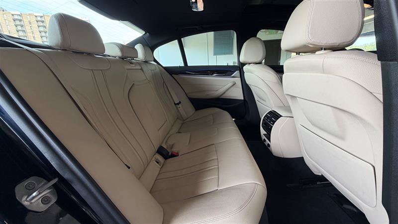 Used 2018 BMW 530i xDrive AWD/4WD image 40