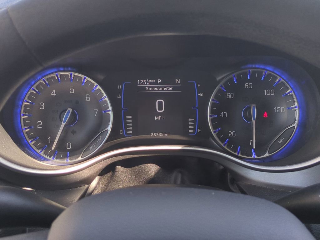 Used 2020 Chrysler Pacifica Touring image 30