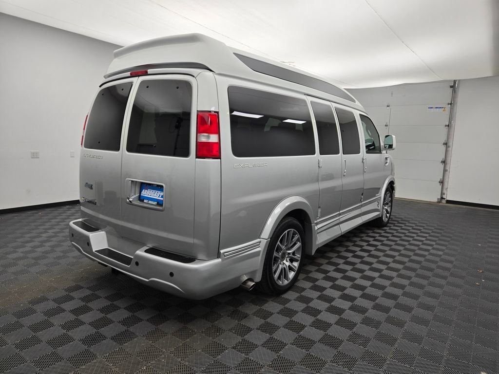 Used 2021 Chevrolet Express 2500 w/ Enhanced Convenience Package image 2