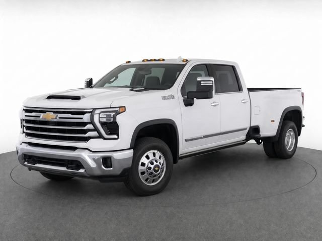 Used 2024 Chevrolet Silverado 3500 High Country w/ High Country Premium Package AWD/4WD image 2