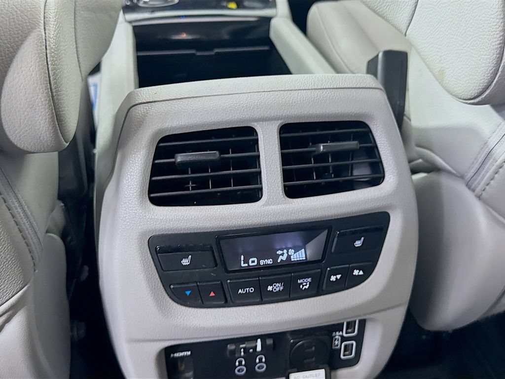 Used 2022 Honda Pilot Touring image 46
