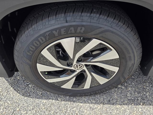 New 2026 Volkswagen Tiguan S FWD image 16