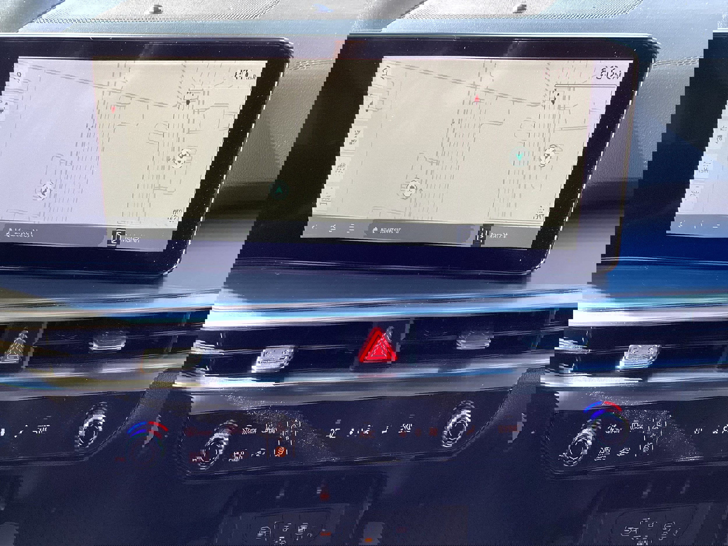 Used 2025 Kia Sorento EX w/ Panoramic Sunroof Package image 22