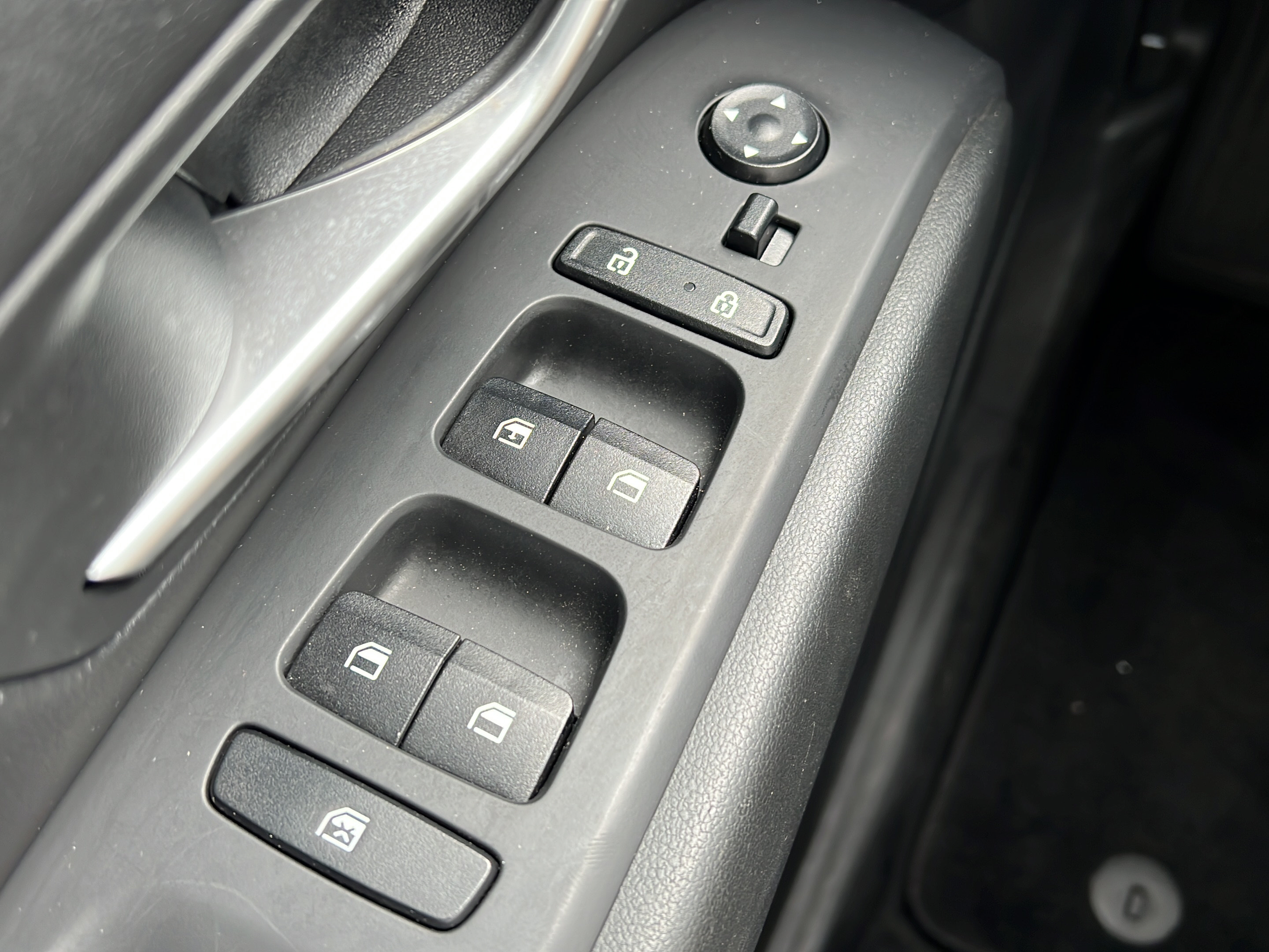 Used 2024 Hyundai Santa Cruz SE FWD image 19