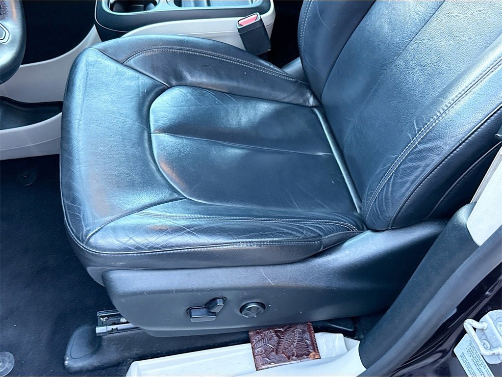Used 2017 Chrysler Pacifica Touring-L image 20