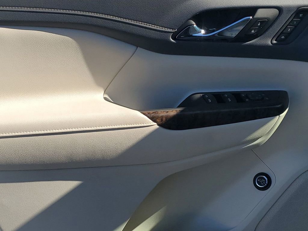 Used 2021 GMC Acadia Denali w/ Denali Technology Package image 42