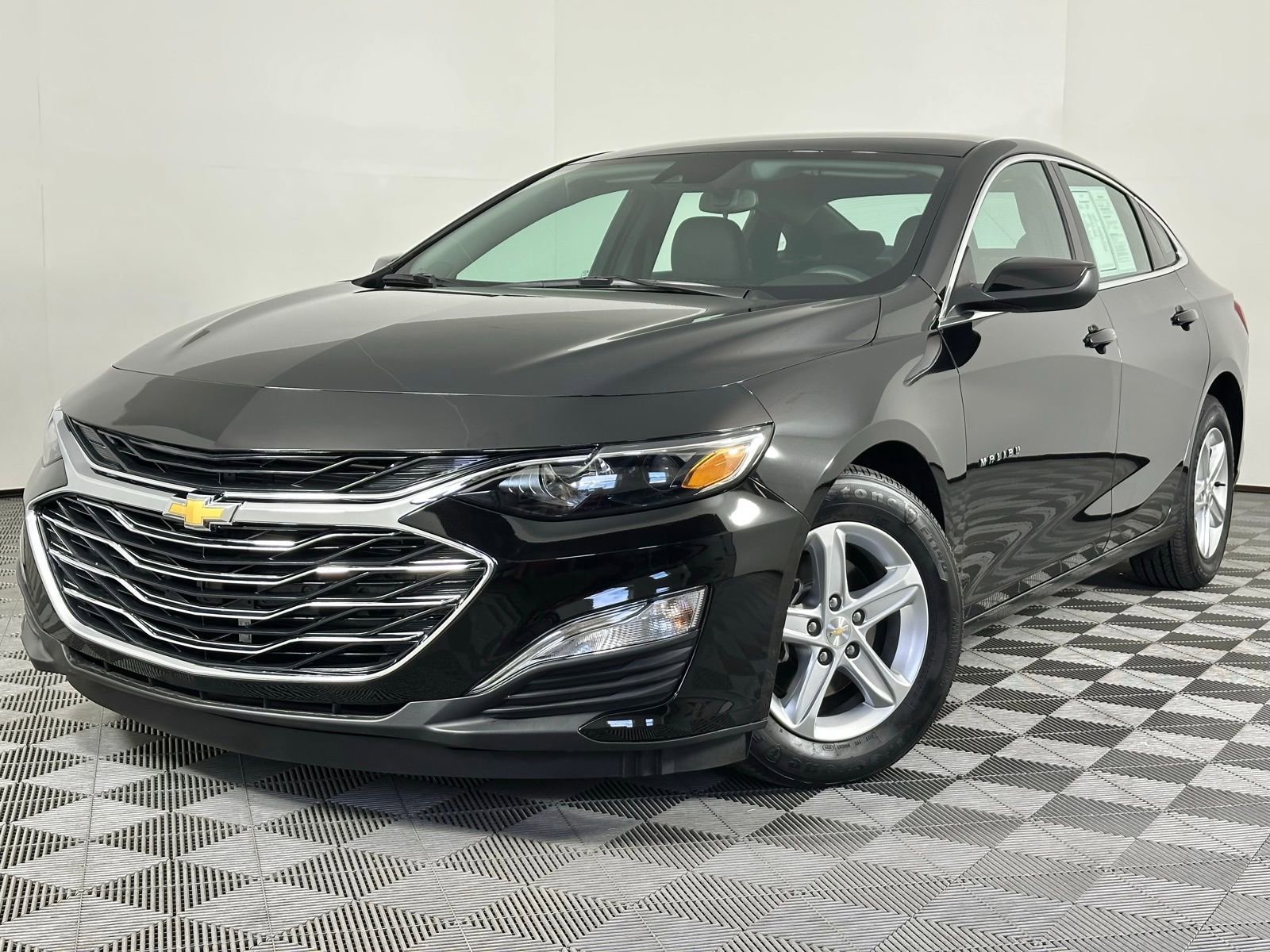 Used 2025 Chevrolet Malibu LS w/ LPO, Floor Liner Package image 31