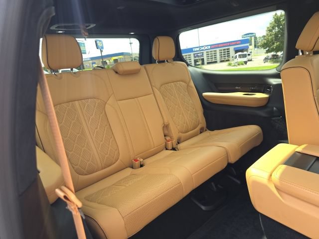 Used 2025 Jeep Grand Wagoneer Series III w/ Rear Seat Video Group 1 AWD/4WD image 49