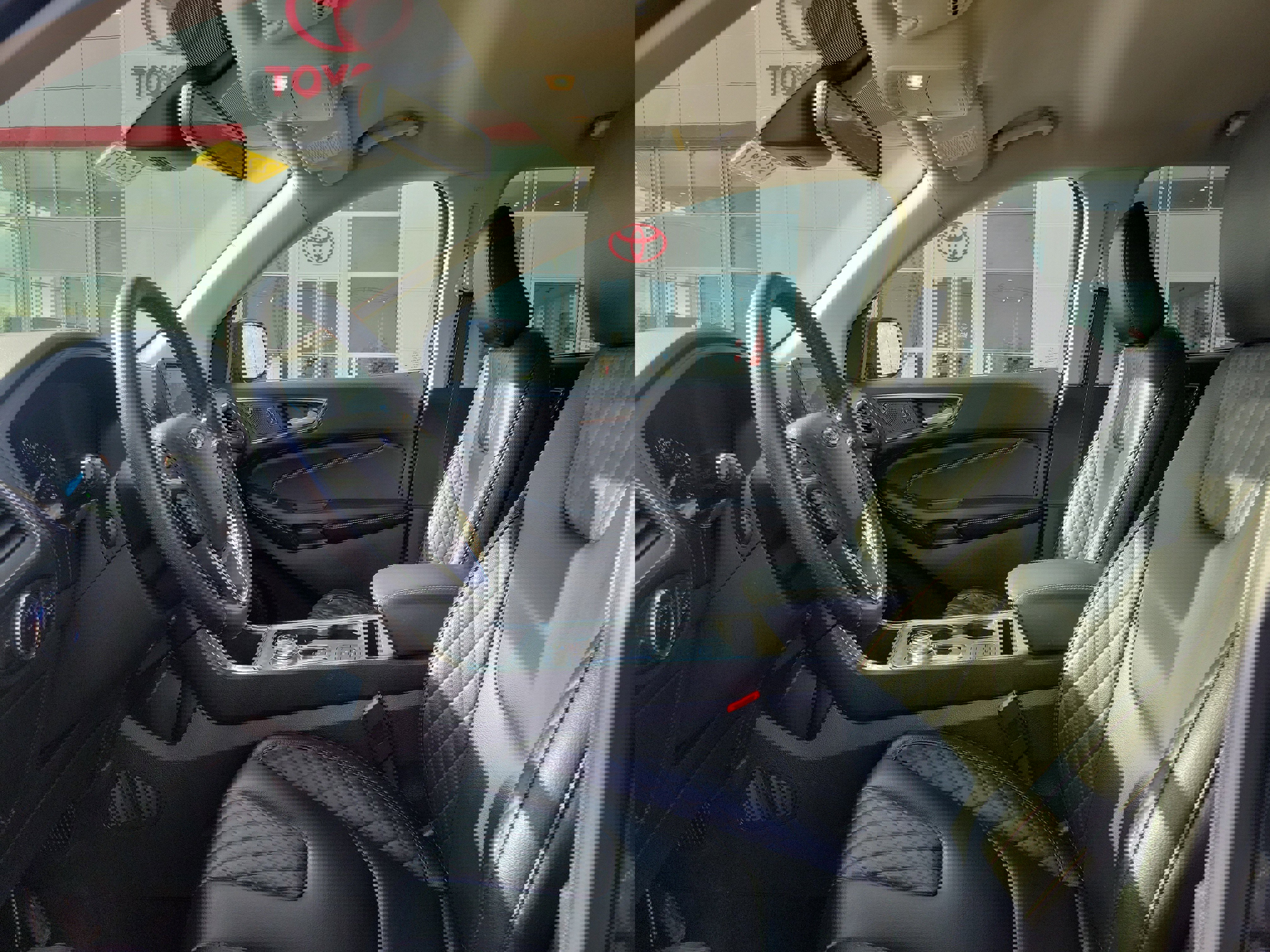 Used 2023 Ford Edge Titanium AWD/4WD image 15