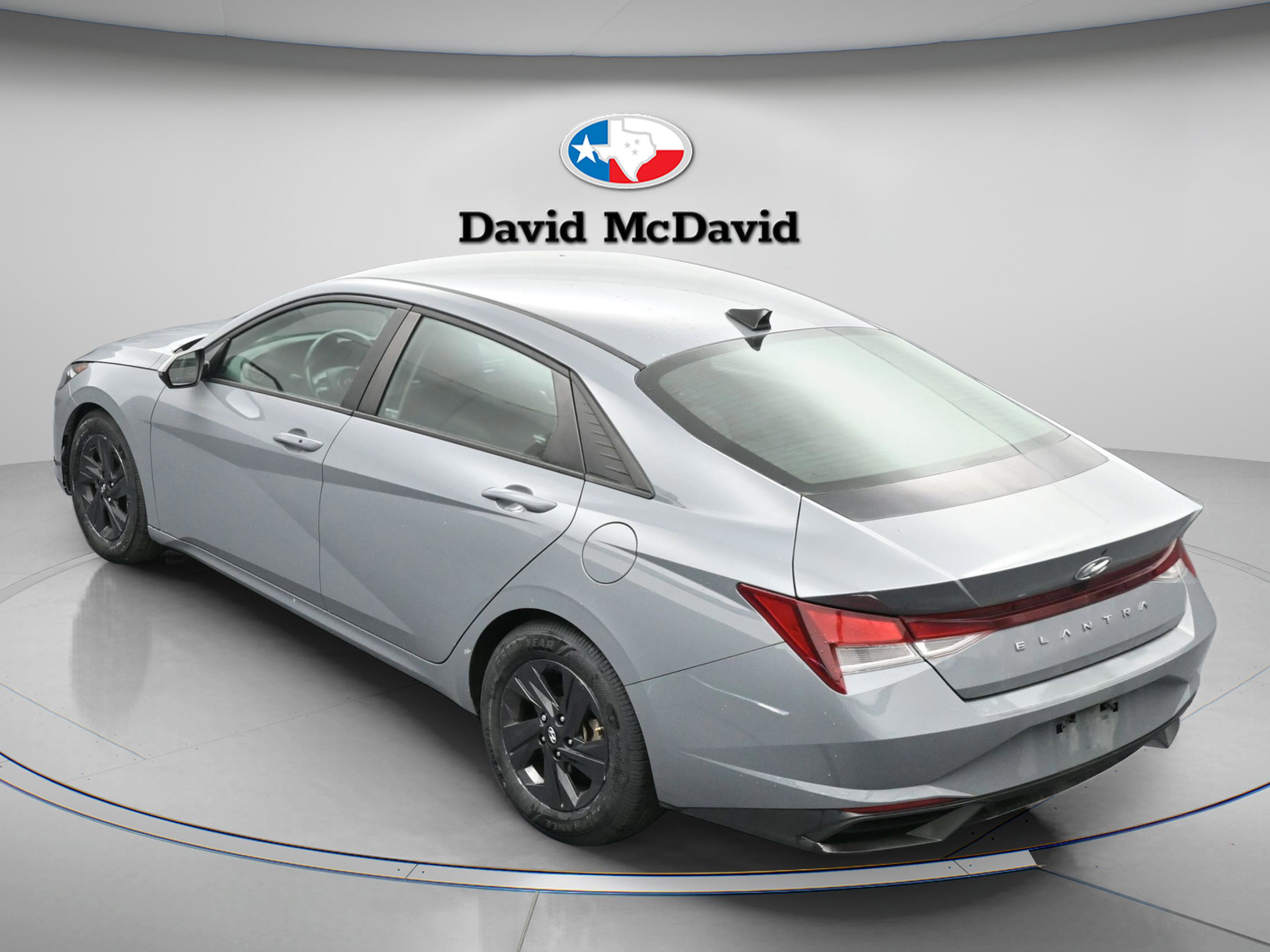 Used 2022 Hyundai Elantra SEL w/ Convenience Package image 9