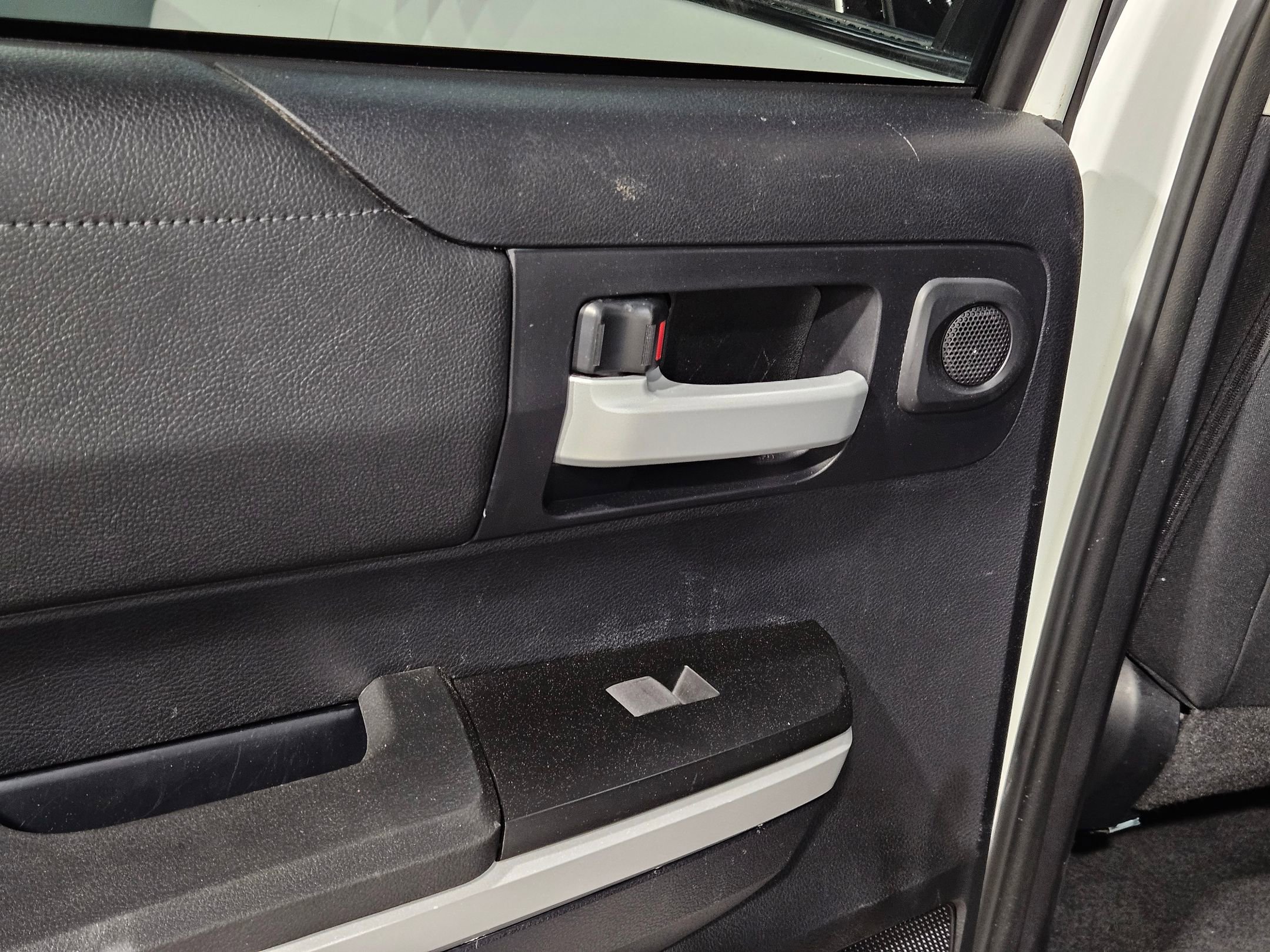 Used 2018 Toyota Tundra SR5 w/ SR5 Upgrade Package image 34