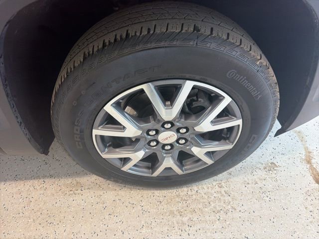 Used 2023 GMC Acadia SLT image 10