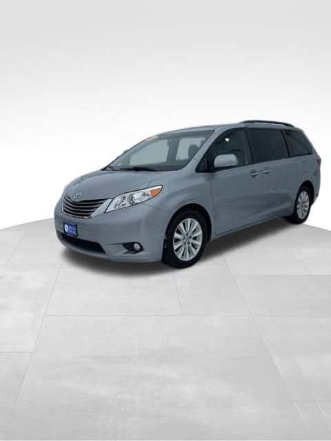 Used 2015 Toyota Sienna AWD image 2