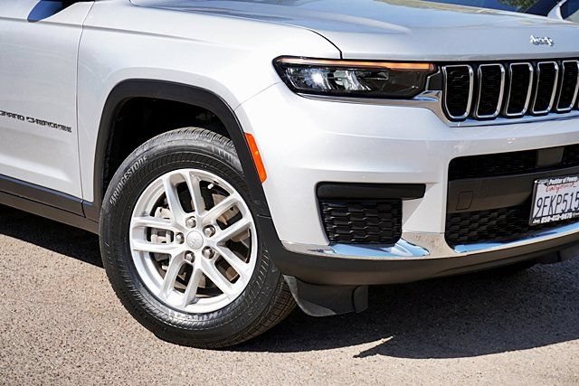 Used 2023 Jeep Grand Cherokee L Laredo RWD image 4