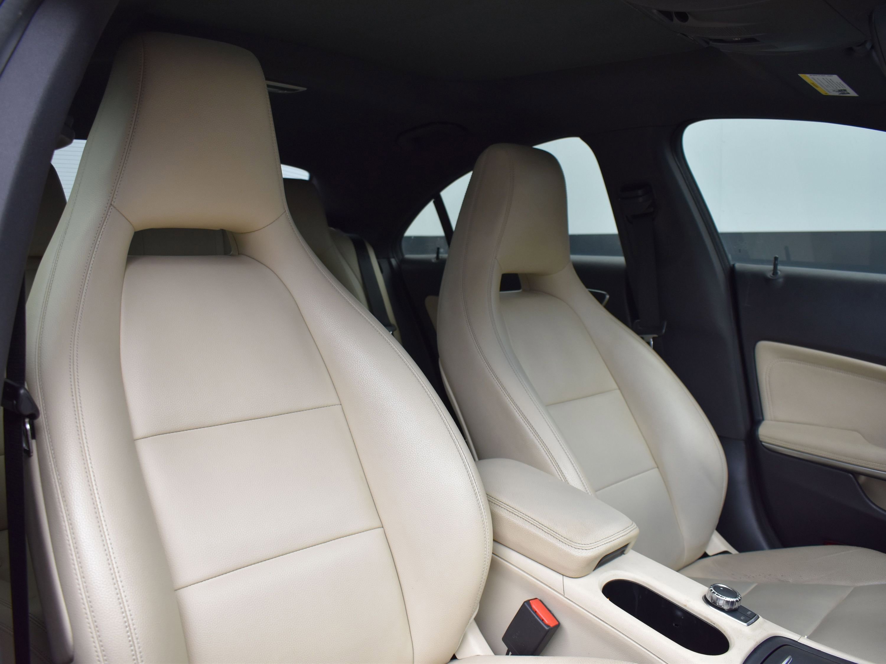 Used 2014 Mercedes-Benz CLA 250 4MATIC image 19