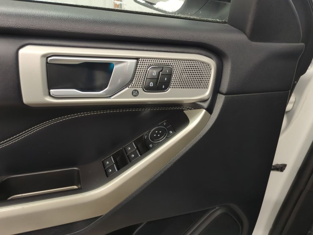 Used 2022 Ford Explorer Limited image 17