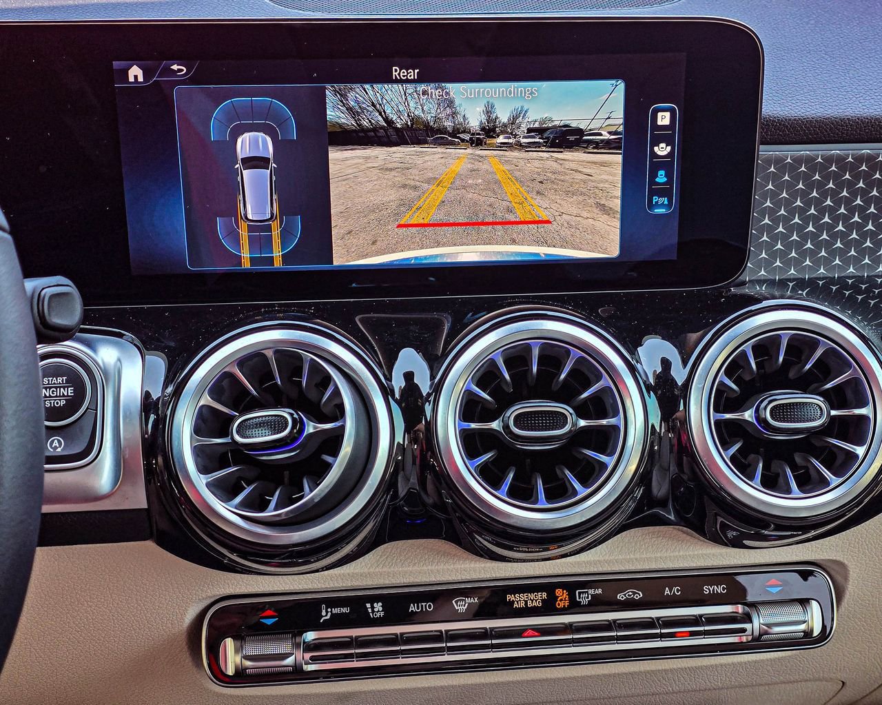 Used 2025 Mercedes-Benz GLB 250 4MATIC image 19