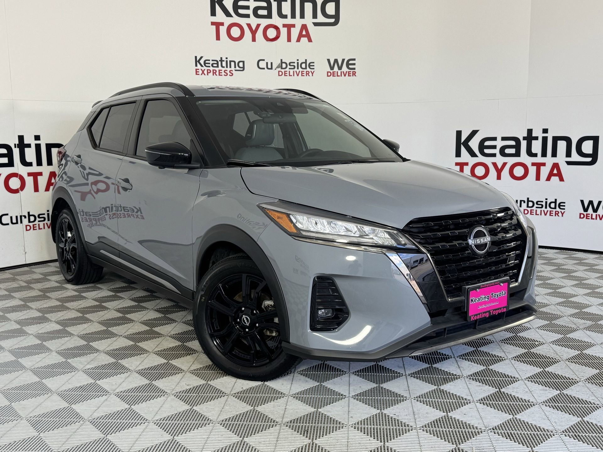 Used 2024 Nissan Kicks SR w/ SR Premium Package image 3