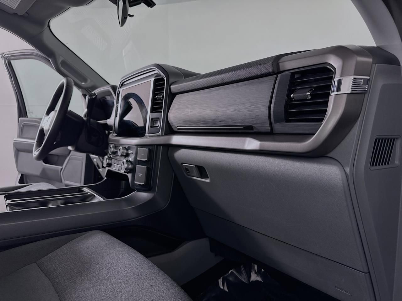 Used 2025 Ford F150 XLT w/ Equipment Group 301A Standard image 35