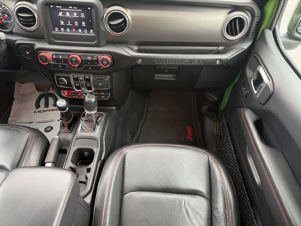 Used 2019 Jeep Wrangler Unlimited Rubicon w/ Cold Weather Group AWD/4WD image 16