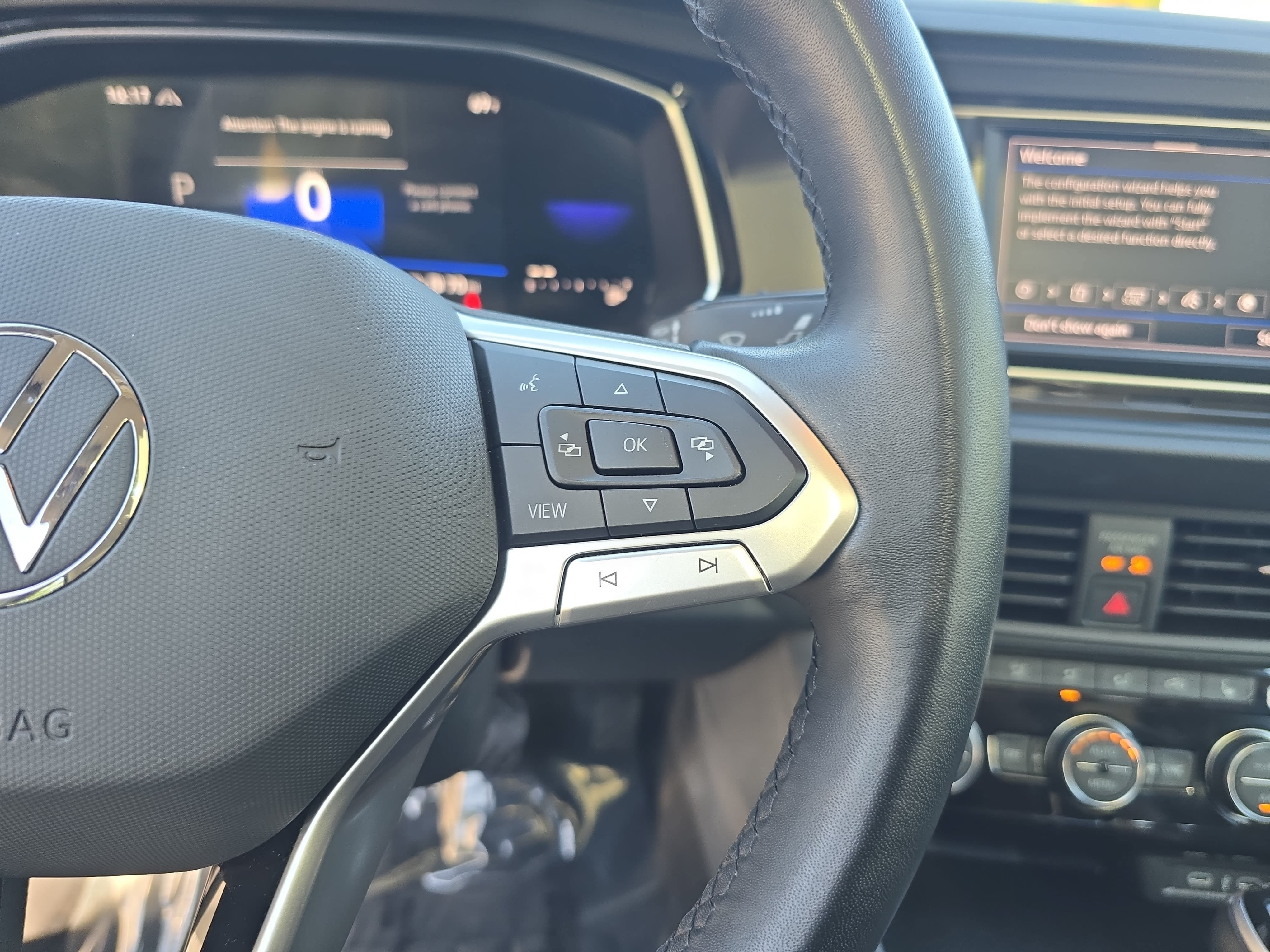 Certified 2023 Volkswagen Jetta SE w/ Panoramic Sunroof Package FWD image 17