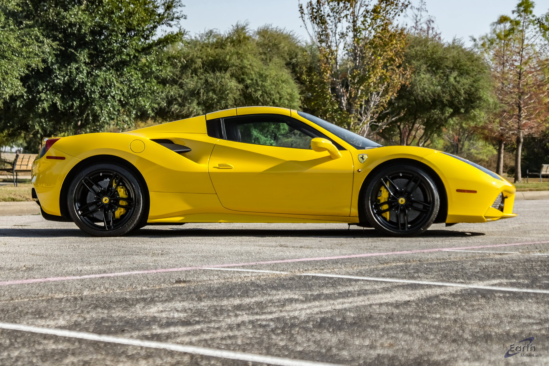 Used 2018 Ferrari 488 Spider RWD image 31