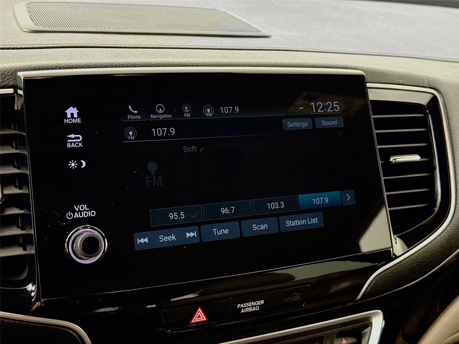 Used 2022 Honda Pilot Touring image 7