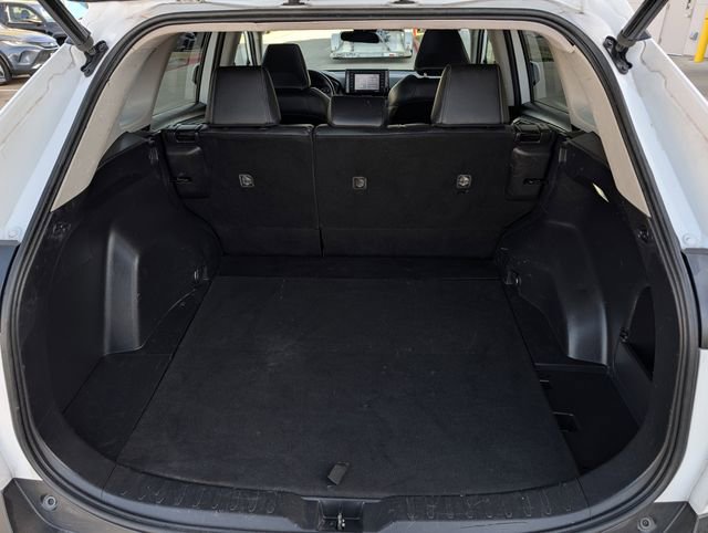 Used 2020 Toyota RAV4 XLE Premium image 29
