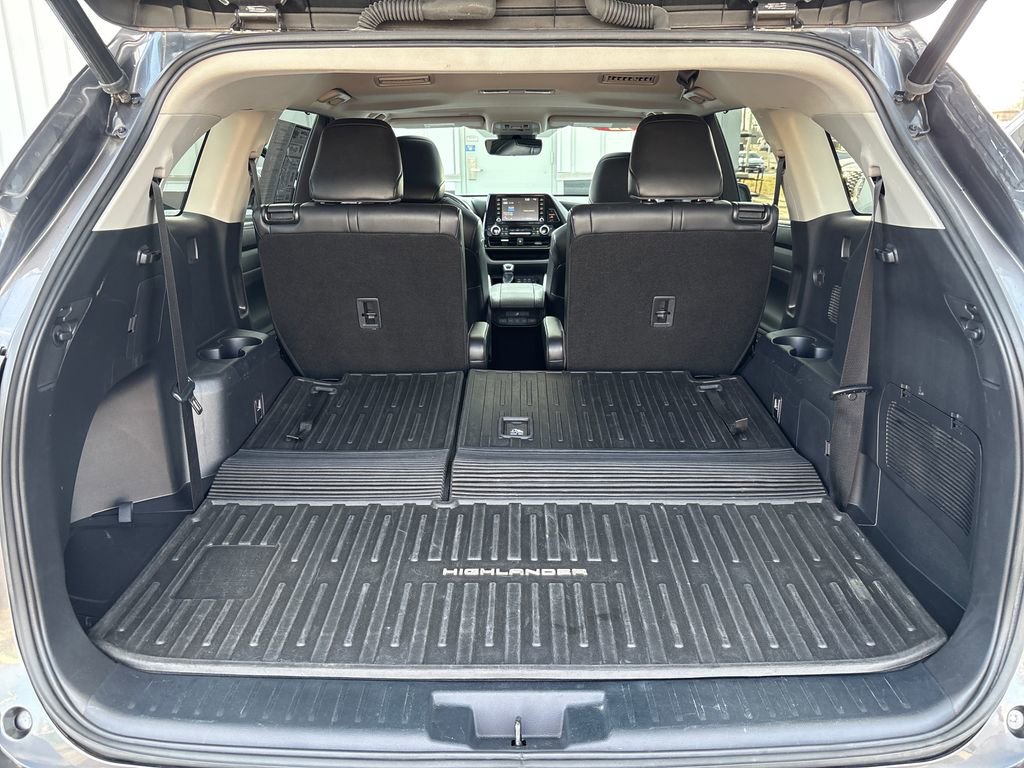 Used 2022 Toyota Highlander XLE image 39