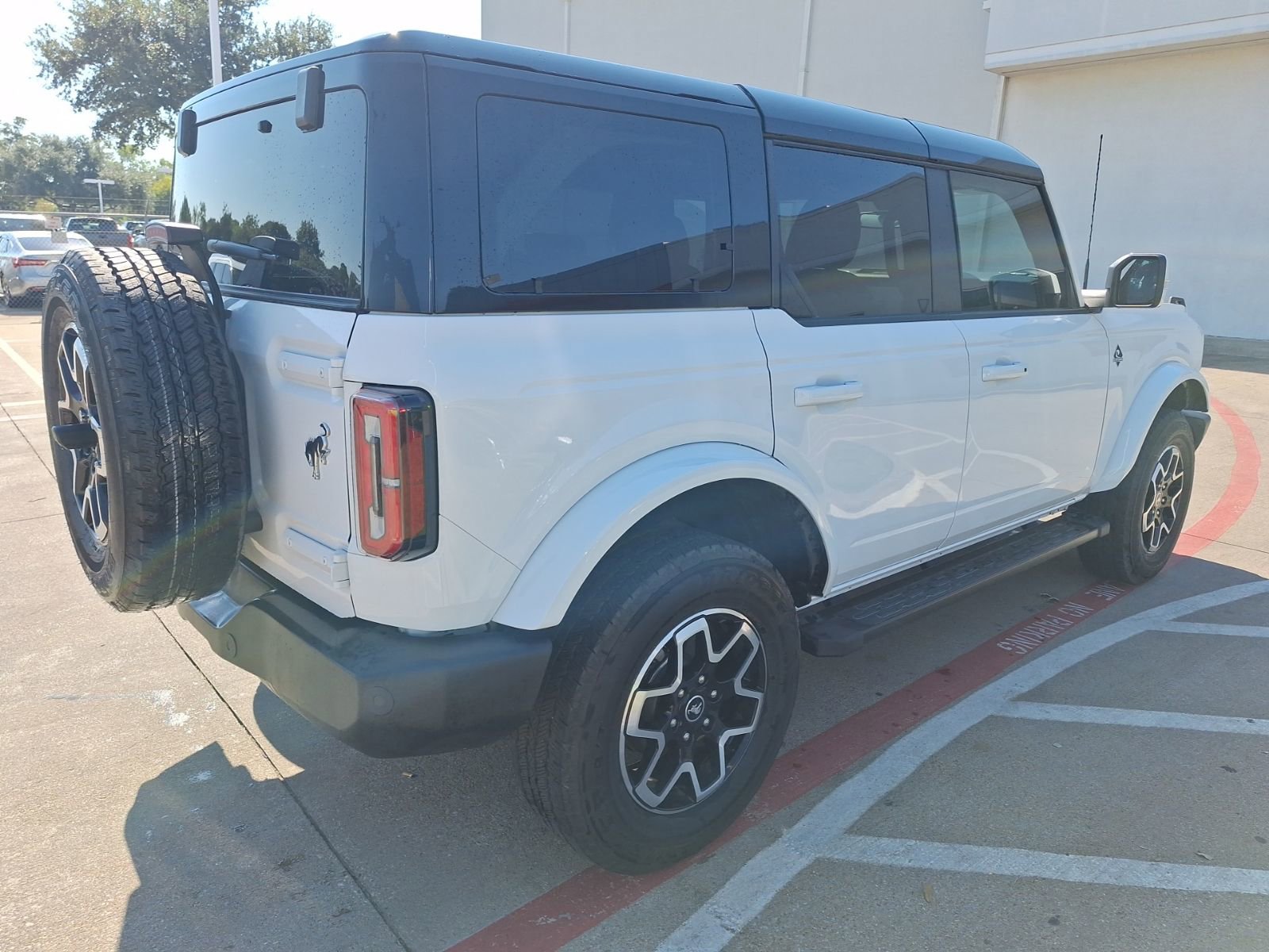 Used 2024 Ford Bronco Outer Banks image 6