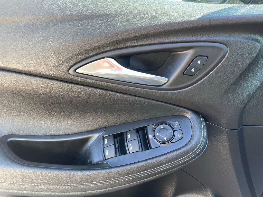 Used 2022 Buick Encore GX Select image 11