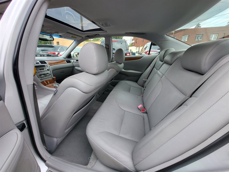 Used 2005 Lexus ES 330 FWD image 11
