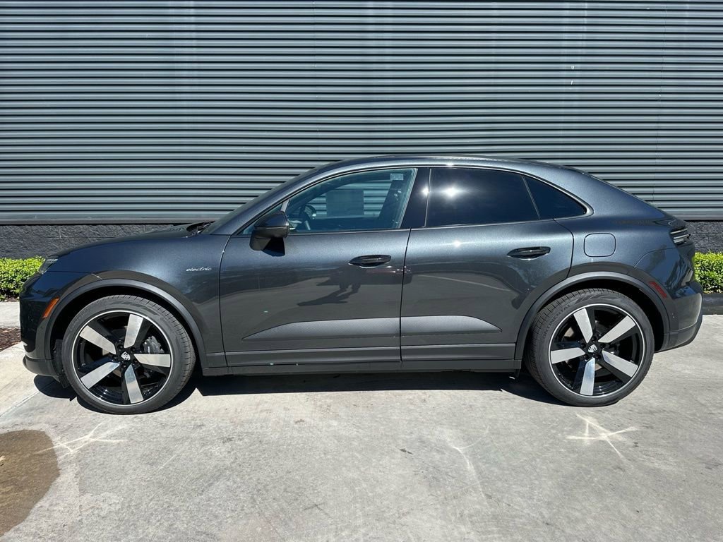 Used 2026 Porsche Macan 4 Electric AWD/4WD image 2