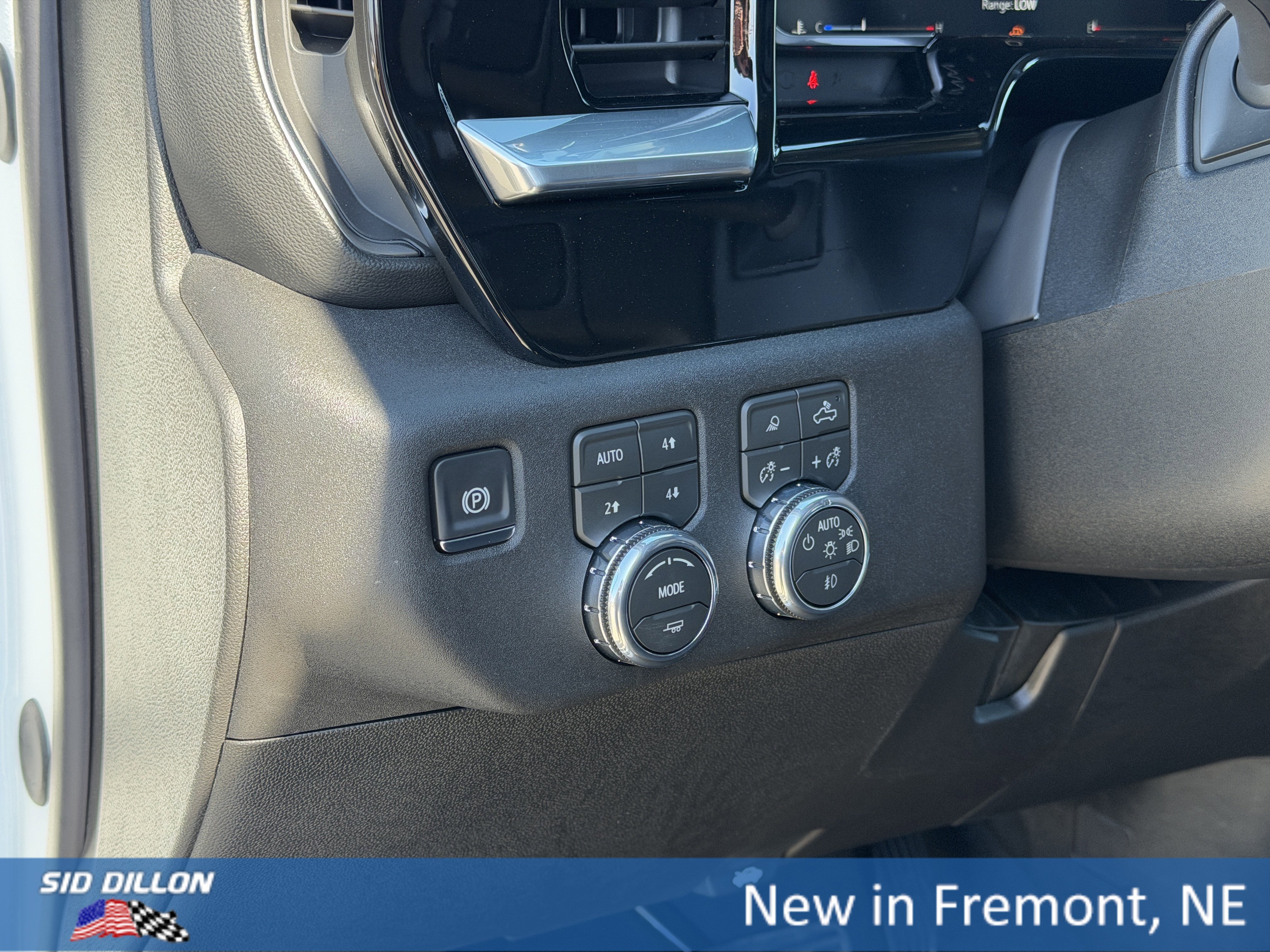 New 2026 GMC Sierra 3500 SLT w/ SLT Premium Package image 13