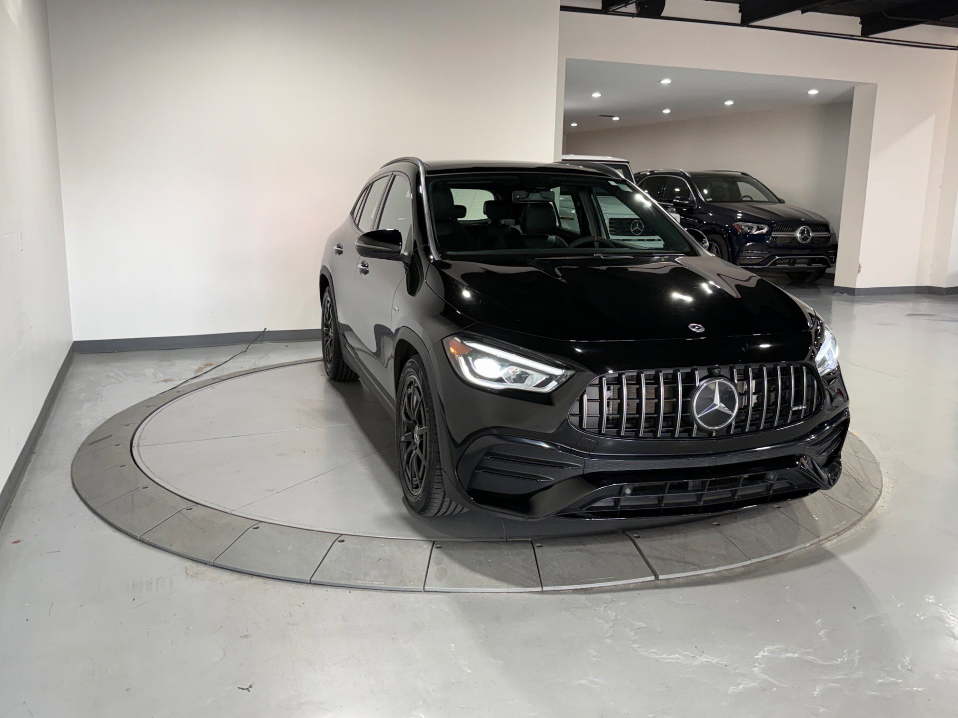 Used 2022 Mercedes-Benz GLA 35 AMG 4MATIC w/ Premium Package Lite image 9