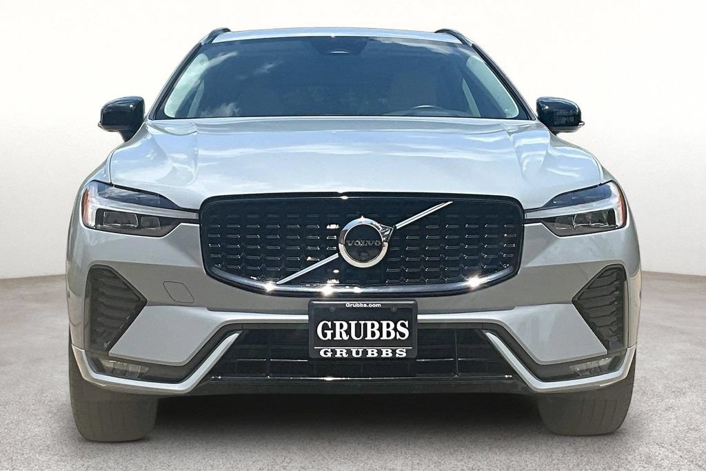 Certified 2024 Volvo XC60 B5 Plus w/ Protection Package Premier AWD/4WD image 4