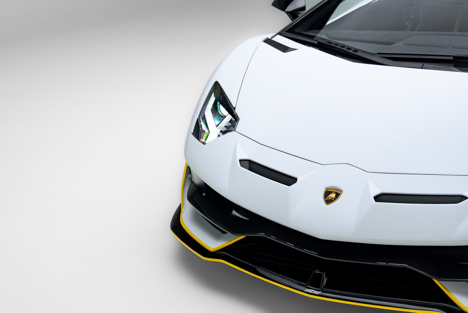 Used 2021 Lamborghini Aventador SVJ AWD/4WD image 16