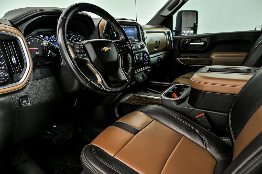 Used 2022 Chevrolet Silverado 2500 High Country w/ Technology Package AWD/4WD image 13