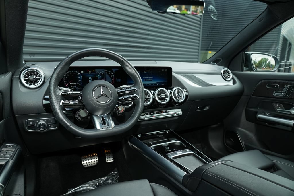 Used 2024 Mercedes-Benz GLA 35 AMG 4MATIC image 31
