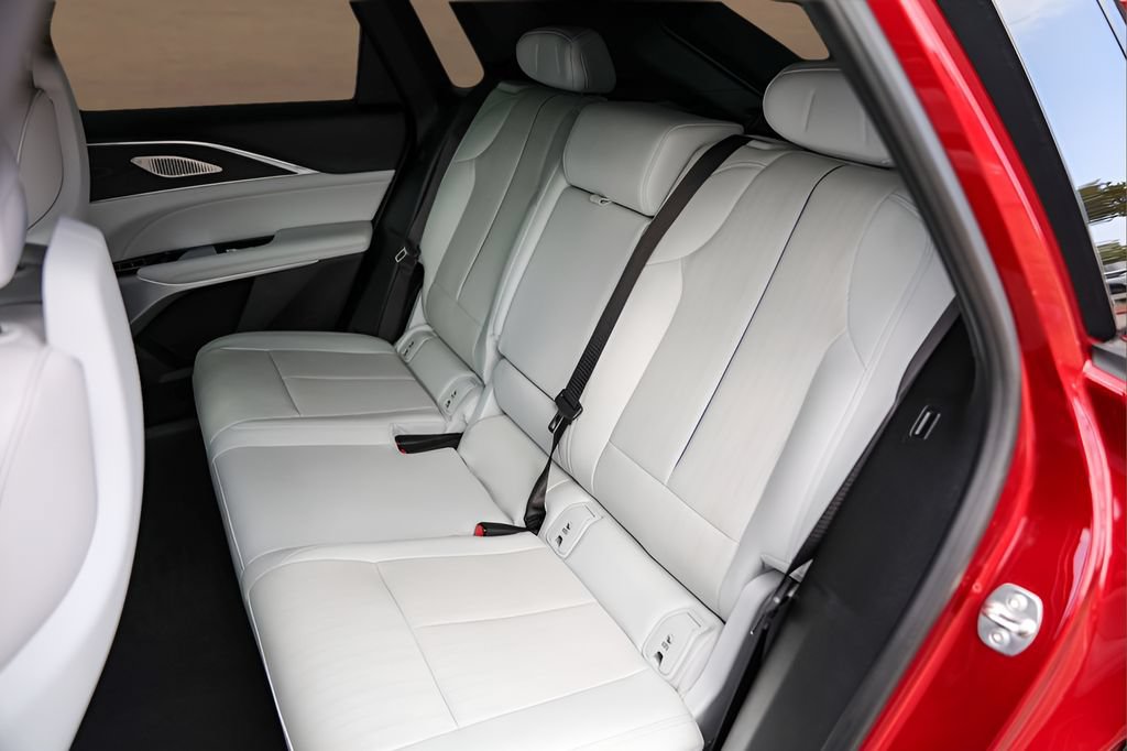 Certified 2024 Cadillac Lyriq Luxury RWD image 21