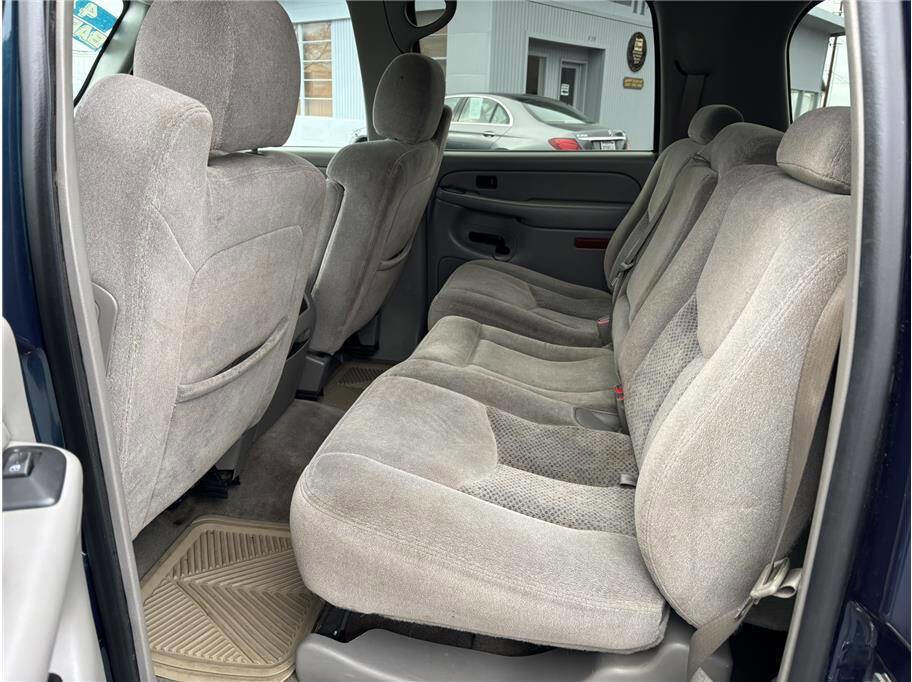 Used 2006 Chevrolet Suburban LS w/ Smart Select Package AWD/4WD image 11