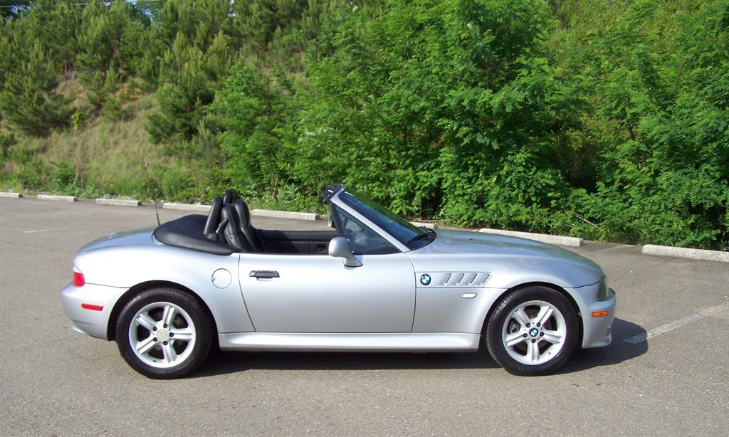 Used 2000 BMW Z3 2.5i RWD image 6