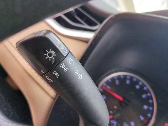 Used 2020 Toyota RAV4 LE FWD image 13