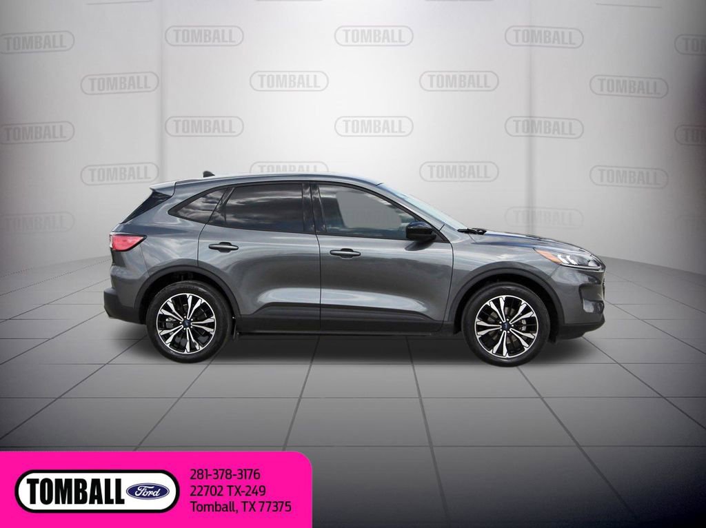 Certified 2022 Ford Escape SE w/ SE Sport Appearance Package image 8