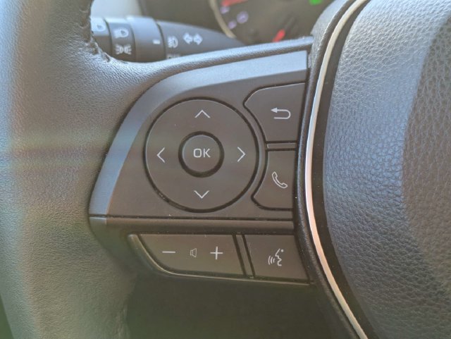 Used 2022 Toyota RAV4 XLE Premium FWD image 26