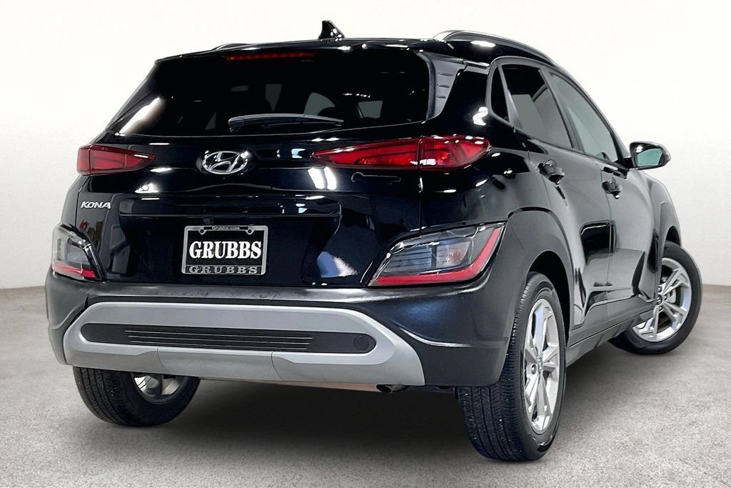 Used 2023 Hyundai Kona SEL w/ Convenience Package FWD image 2