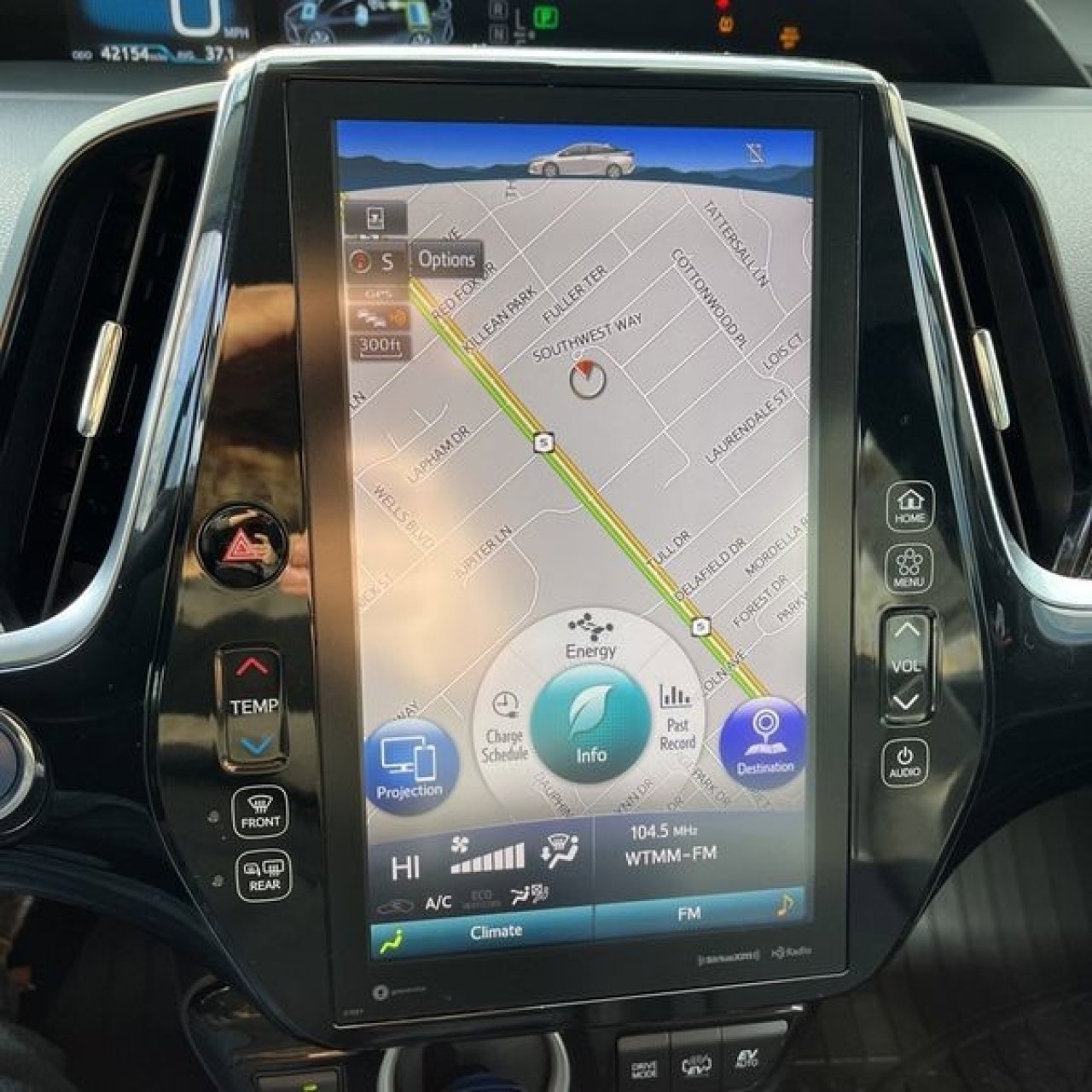 Used 2020 Toyota Prius Prime XLE image 18