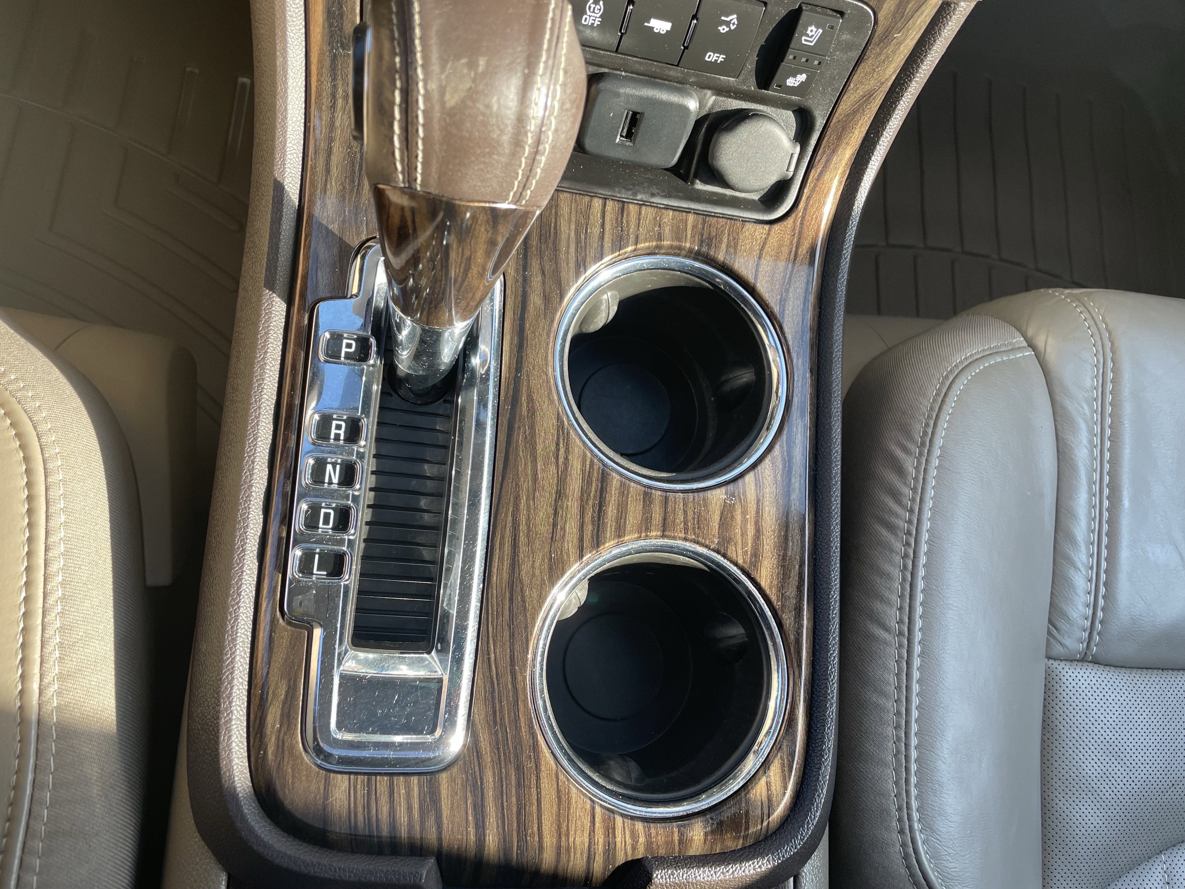 Used 2015 GMC Acadia Denali image 23