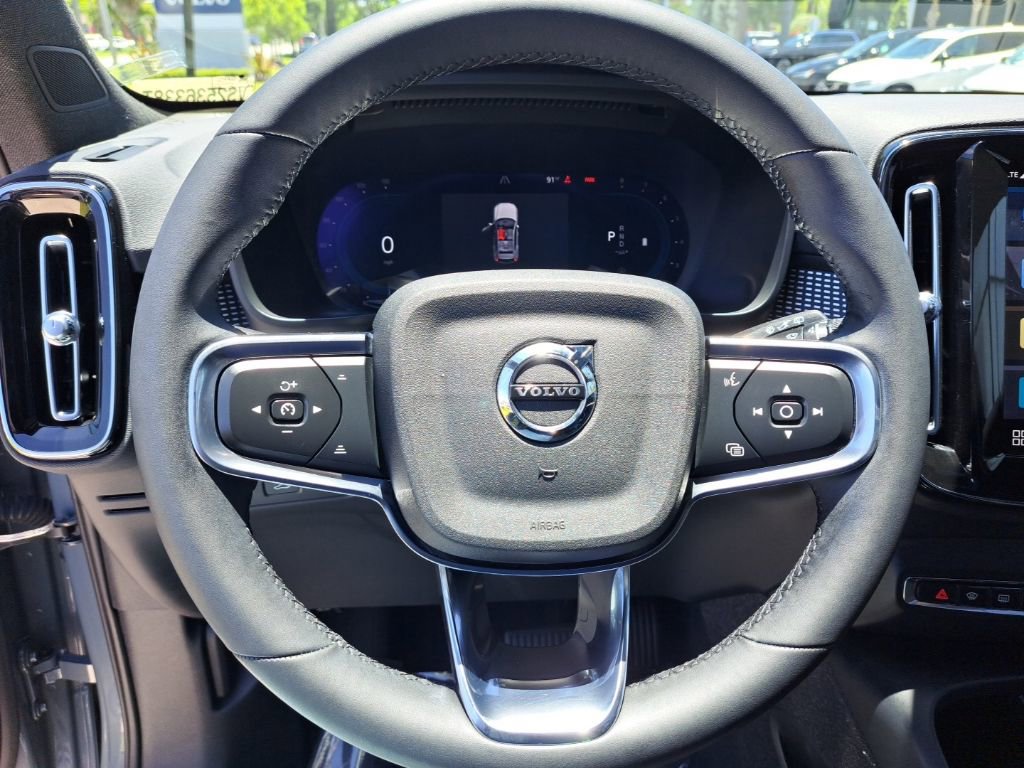 Used 2023 Volvo XC40 B5 Plus w/ Climate Package image 17